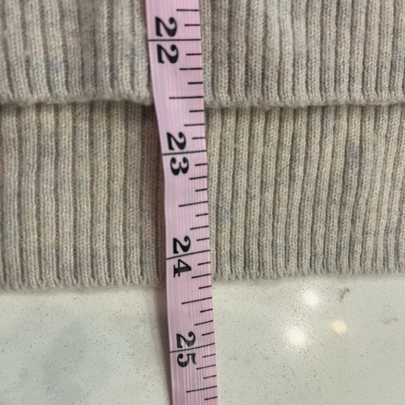 Nicole Miller Cashmere Relaxed Fit Sweater Size Large - Picture 9 of 9